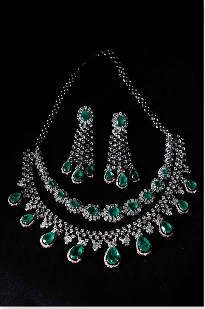 Emerald & Diamond Necklace Set