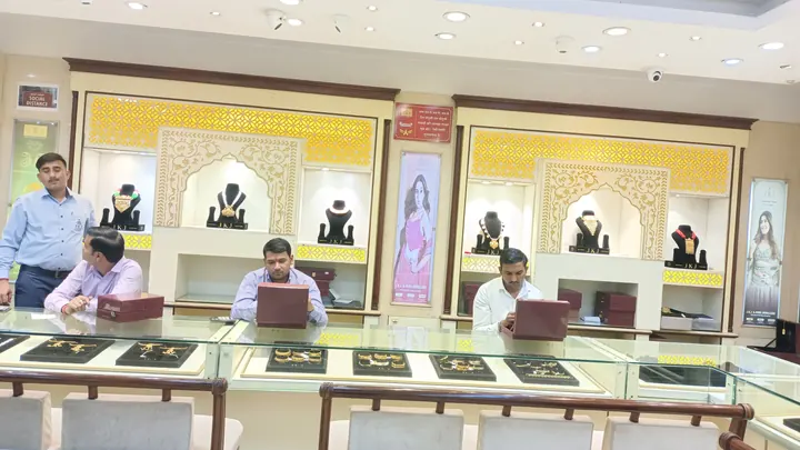 JKJ Jewellers MI Road showroom, photo 1